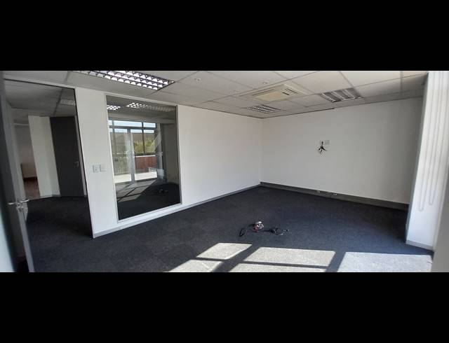 217M² OFFICE TO LET IN BRYANSTON